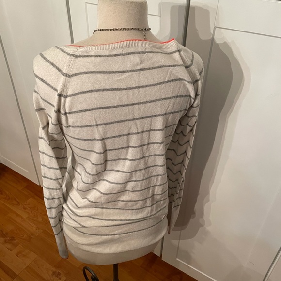 GAP sweater - size Medium - Picture 2 of 5